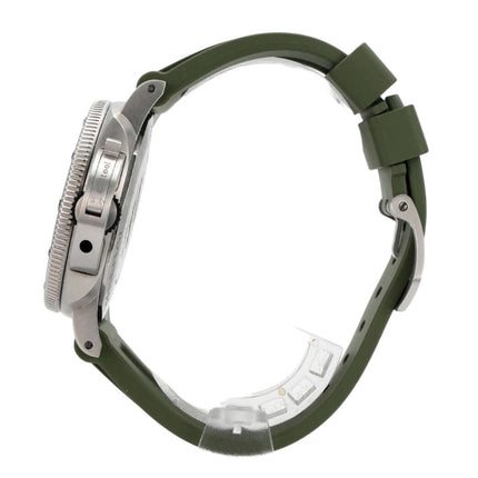 Panerai Submersible QuarantaQuattro PAM01288 mit grünem Kautschukarmband und poliertem Edelstahlgehäuse, Seitenansicht.