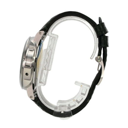 Seitenansicht der Panerai Luminor Marina Quaranta Verde Militare PAM01304 mit Edelstahlgehäuse und grünem Lederarmband.