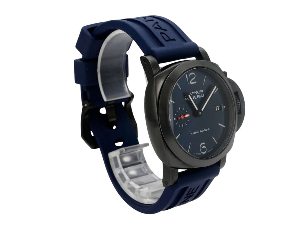 Panerai Luminor Quaranta Steel DLC Luna Rossa PAM01408 Uhr mit blauem Kautschukband und DLC-Beschichtung.