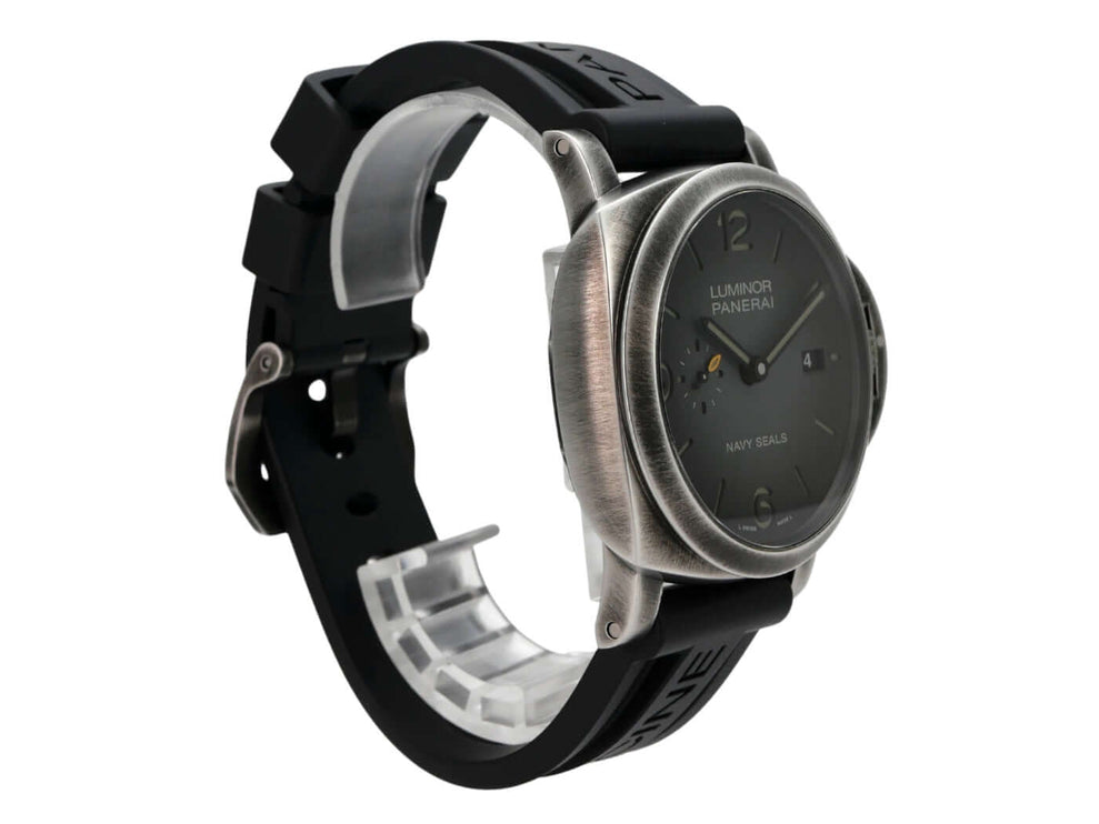 Panerai Luminor Marina Navy Seals PAM01412 mit Brunito Stahlgehäuse und schwarzem Kautschukband.