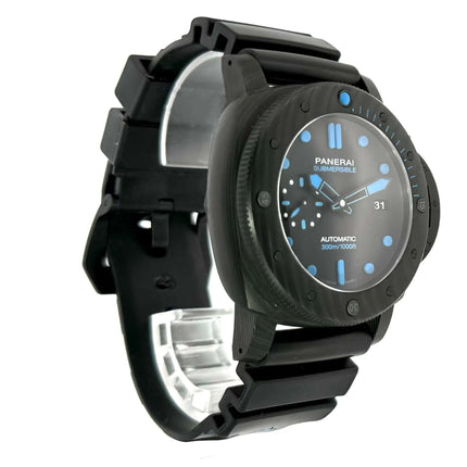 Panerai Luminor Submersible Carbotech PAM01616, schwarz, 47 mm Gehäuse, Kautschukarmband, Datum bei 3 Uhr, Sekundenanzeige bei 9 Uhr