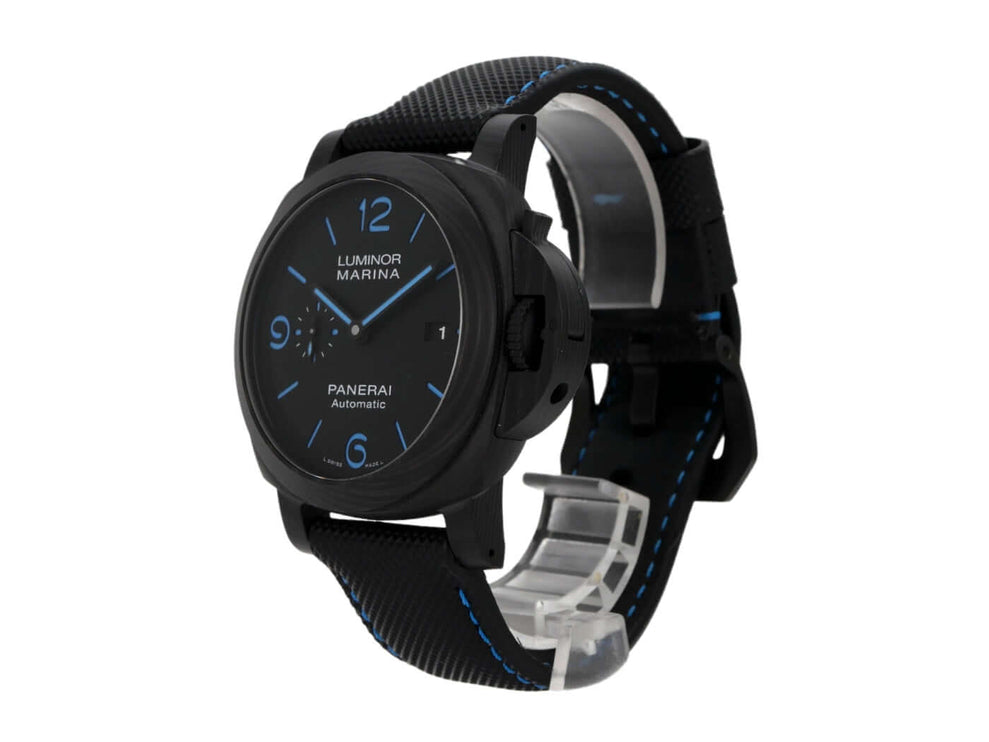 Panerai Luminor Marina 44 Carbotech PAM01661 Automatikuhren mit schwarzem Textilarmband und fluoreszierenden Ziffern.