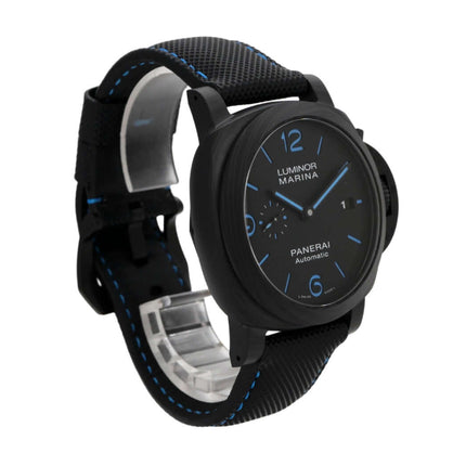Panerai Luminor Marina 44 Carbotech PAM01661, schwarze Uhr mit Textilarmband und fluoreszierenden Ziffern, 2022 Modell.