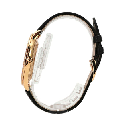 Jaeger-LeCoultre Master Grande Ultra Thin Q1272501 seitliche Ansicht mit schwarzem Alligatorlederband und Roségoldgehäuse