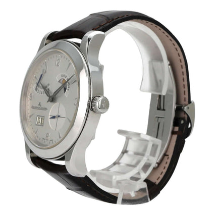 Jaeger-LeCoultre Master Control 8 Days Q1608420 Armbanduhr mit silberfarbenem Zifferblatt und braunem Lederband.