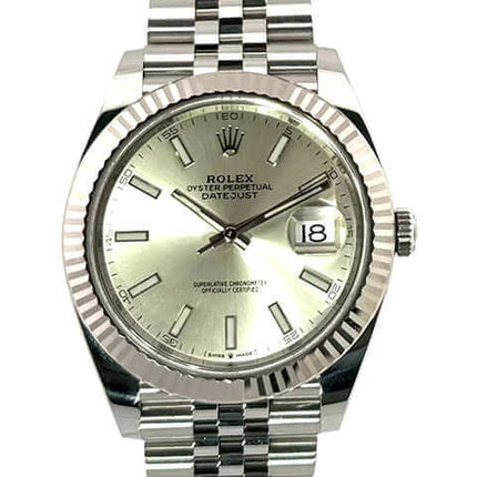 Rolex Datejust 41 Edelstahl Weißgold 126334 mit silbernem Zifferblatt und Jubile-Armband, Modelljahr 2020.