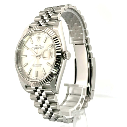 Rolex Datejust 41 Edelstahl Weißgold 126334 mit Silber Jubile-Band und 18kt Weißgold Lünette aus 2020