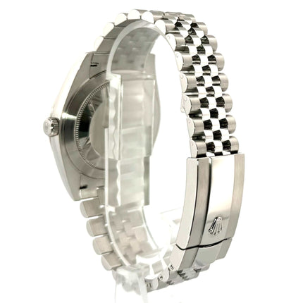 Rückansicht der Rolex Datejust 41 Edelstahl Weißgold 126334 Silber mit Jubile-Band und Faltschließe.