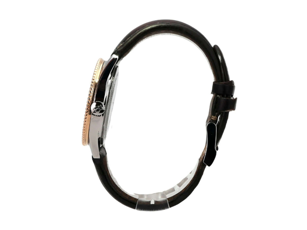 Breitling Navitimer 1 Automatic 38 U17325211G1P1 seitliche Ansicht mit Edelstahlgehäuse und braunem Krokolederband.