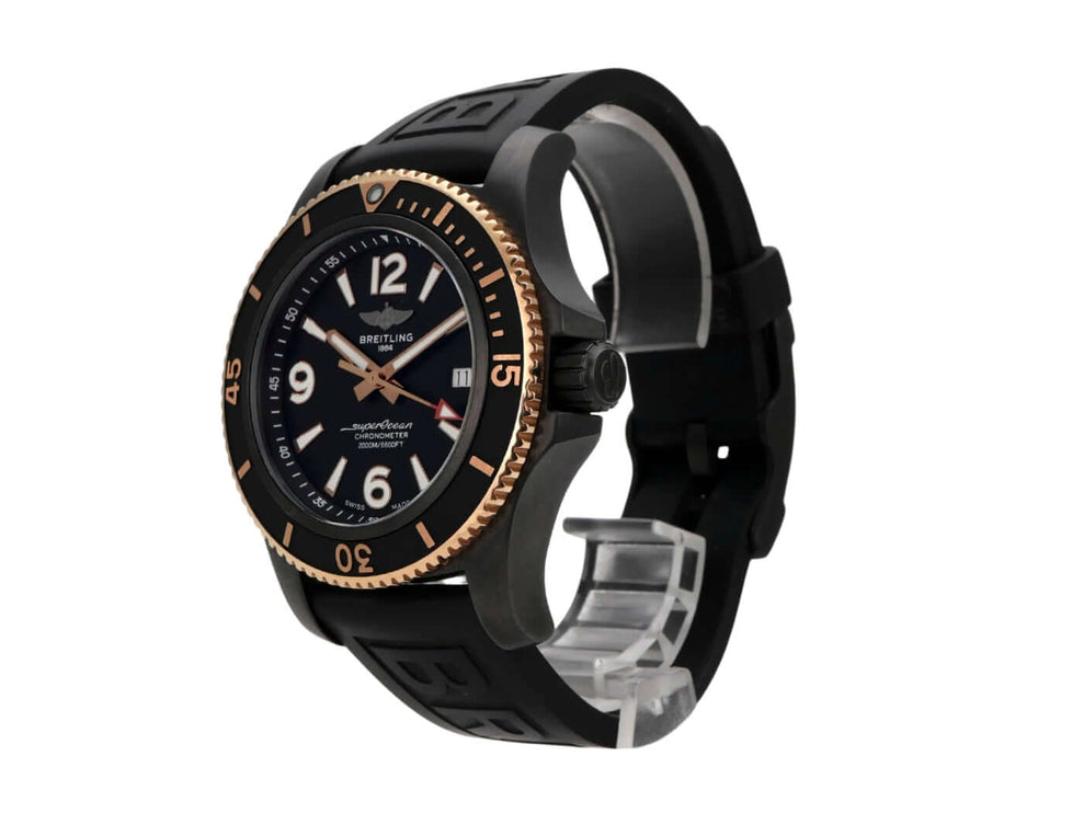Breitling Superocean Automatic 46 Uhr mit schwarzem Zifferblatt und goldfarbener Lünette auf Kautschukband