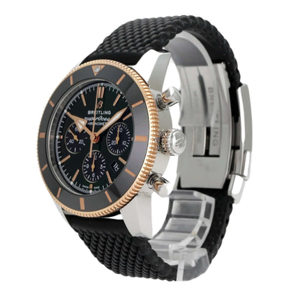 Breitling Superocean Heritage II B01 Chronograph 44 mit schwarzem Kautschukband und 18kt Rotgoldlünette.