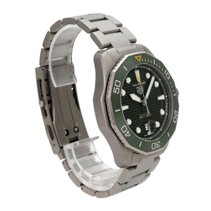 TAG Heuer Aquaracer Professional 300 Date WBP208B.BF0631 Titanuhr mit grünem Zifferblatt und Titanband