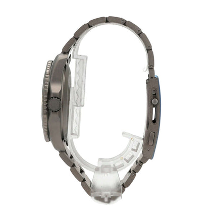 TAG Heuer Aquaracer Professional 300 WBP208B.BF0631, Titan-Gehäuse, grünes Zifferblatt, seitliche Ansicht des Uhrenarmbands.