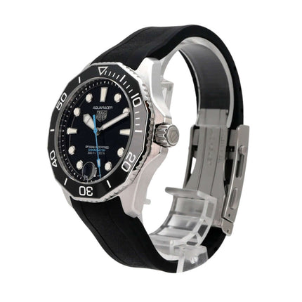 TAG Heuer Aquaracer Professional 300 Date WBP5110.FT6257 mit schwarzem Kautschukband und Edelstahlgehäuse.
