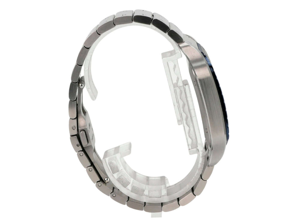 Cartier Santos de Cartier großes Modell WSSA0047 seitliche Ansicht des Edelstahlbandes und Gehäuses.