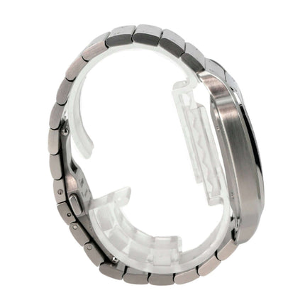 Seitenansicht des Cartier Santos de Cartier großes Modell WSSA0062 mit Edelstahlband und poliertem Gehäuse.