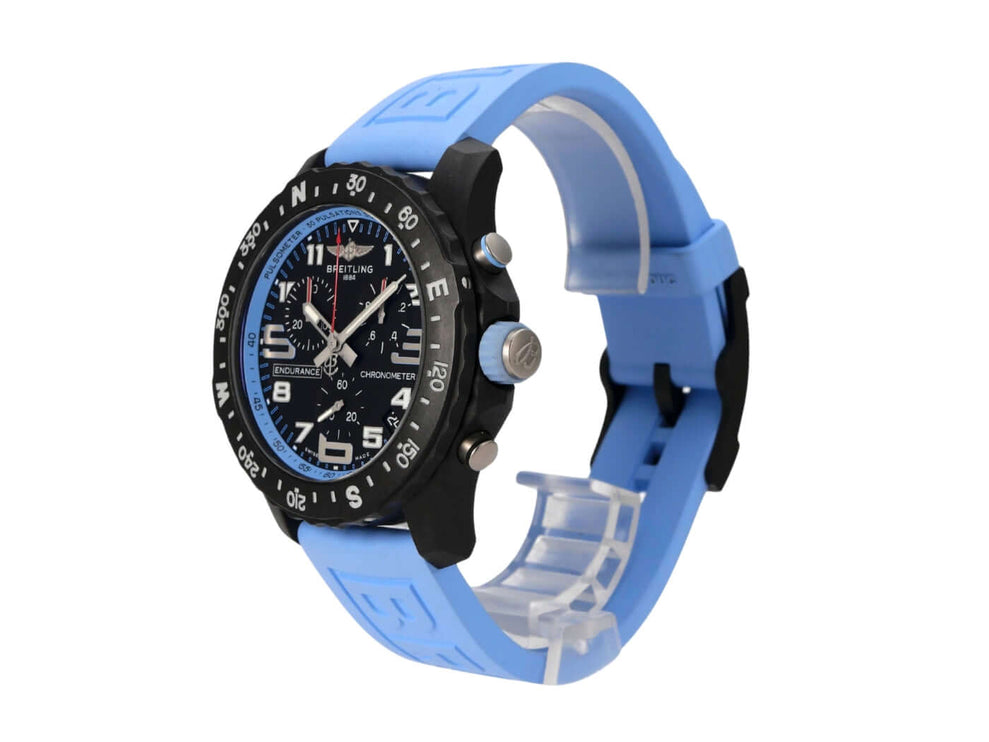 Breitling Endurance Pro X82310281B1S1 mit blauem Kautschukband und schwarzem Zifferblatt, wasserdichte Sportuhr.