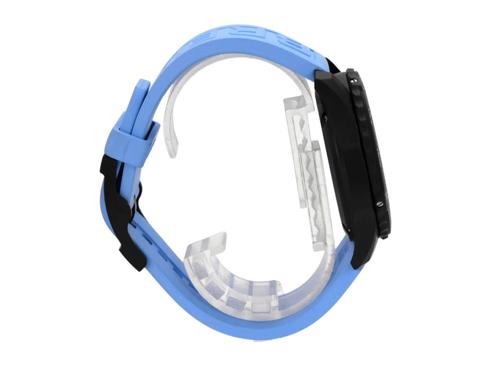 Breitling Endurance Pro X82310281B1S1 Uhr mit blauem Kautschukband und schwarzem Gehäuse von der Seite