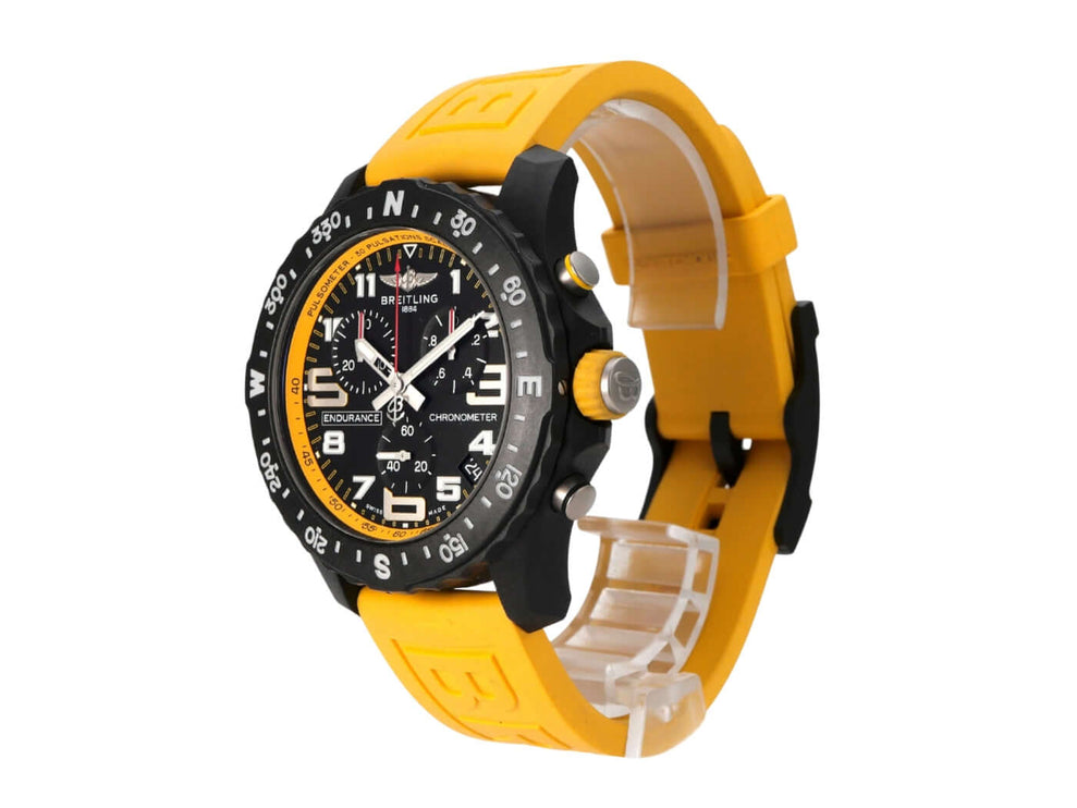 Breitling Endurance Pro X82310A41B1S1 mit gelbem Kautschukband und schwarzem Zifferblatt