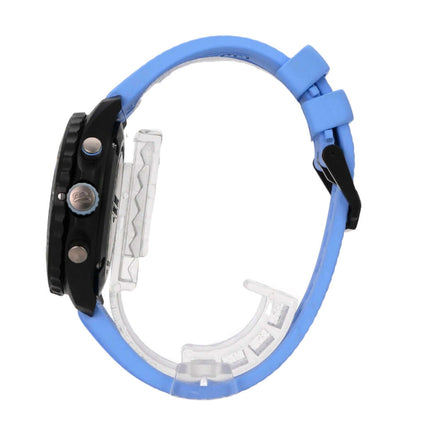 Breitling Endurance Pro 38 X83310281B1S1 Uhr mit blauem Kautschukband und schwarzem Gehäuseprofil.