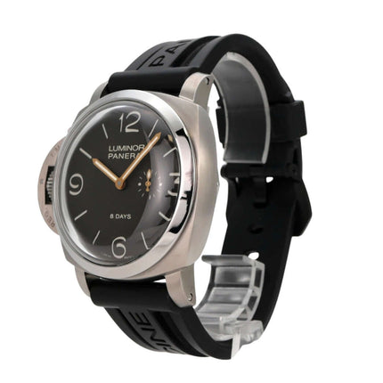 Panerai Luminor 1950 Left-Handed 8 Days Titanio PAM00368 mit schwarzem Kautschukband und silbernem Gehäuse.