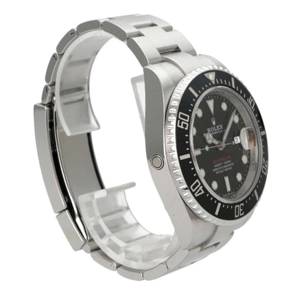 Rolex Sea-Dweller Ref. 126600 im Detail mit Edelstahlarmband und schwarzem Zifferblatt