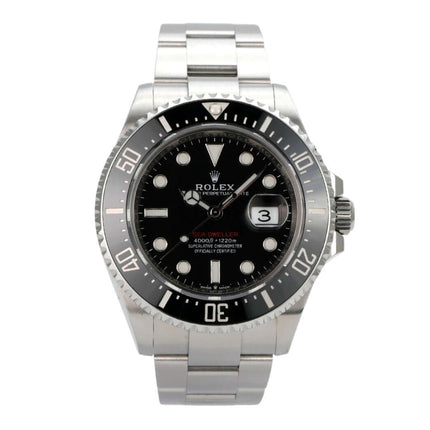 Rolex Sea-Dweller Ref. 126600 mit schwarzem Zifferblatt und Edelstahlarmband in polierter Ausführung.
