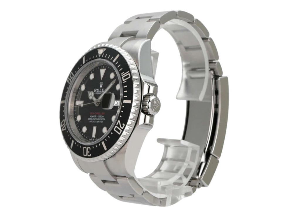 Rolex Sea-Dweller Ref. 126600 seitliche Ansicht auf Edelstahlarmband und Zifferblatt