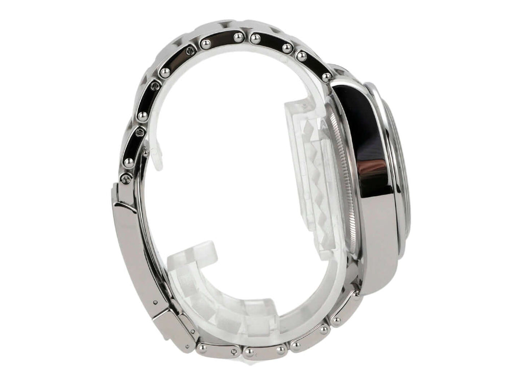 Tudor Heritage Black Bay Pro M79470-0004 seitlicher Blick auf poliertes Edelstahlgehäuse und Armband.