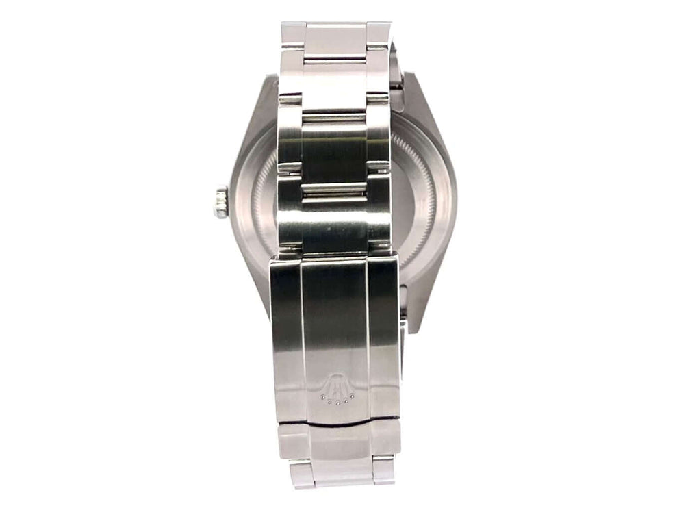 Rückseite des Rolex Oyster Perpetual 39 Schwarz 114300. Edelstahlgehäuse und -armband mit polierter und satinierter Oberfläche.