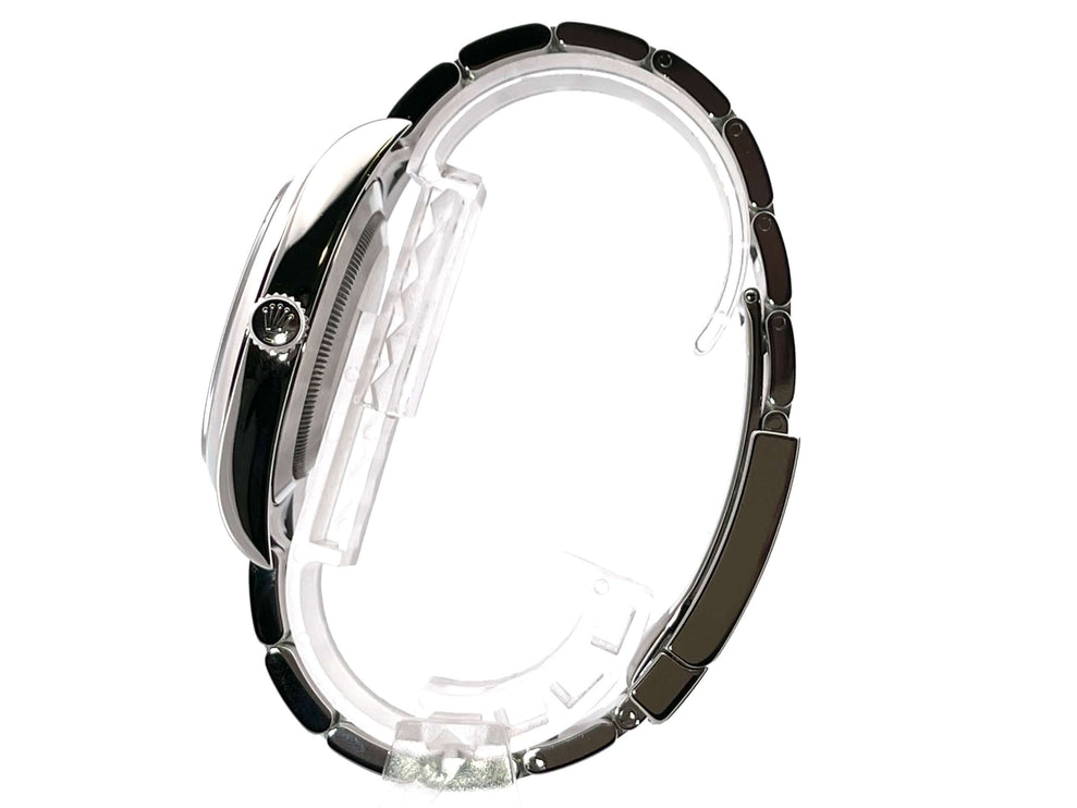 114300-red-2015-100-5