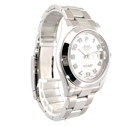 Rolex Datejust II 41 Edelstahl Ref. 116300 mit rhodiniertem Zifferblatt und arabischen Leuchtzahlen, satiniertes und poliertes Oysterband.