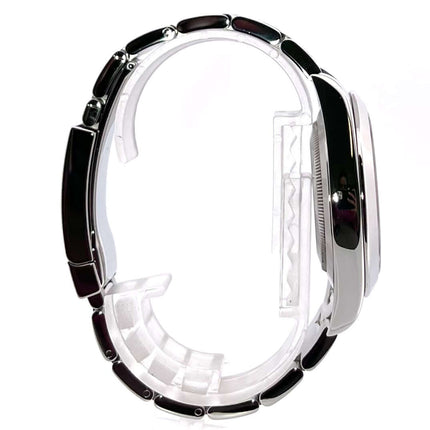 Seitenansicht der Rolex Datejust II 41 Edelstahl Ref. 116300 aus 2015 mit poliertem und satiniertem Oyster-Band und glatter Lünette.