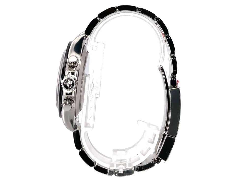 Seitenansicht der Rolex Daytona Edelstahl 116500LN mit weißem Zifferblatt und Keramik Lünette, Edelstahlarmband und Tachymeterskala