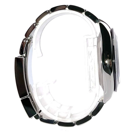 Seitenansicht der Rolex Daytona Edelstahl 116500LN Schwarz mit poliertem und satiniertem Edelstahlarmband.