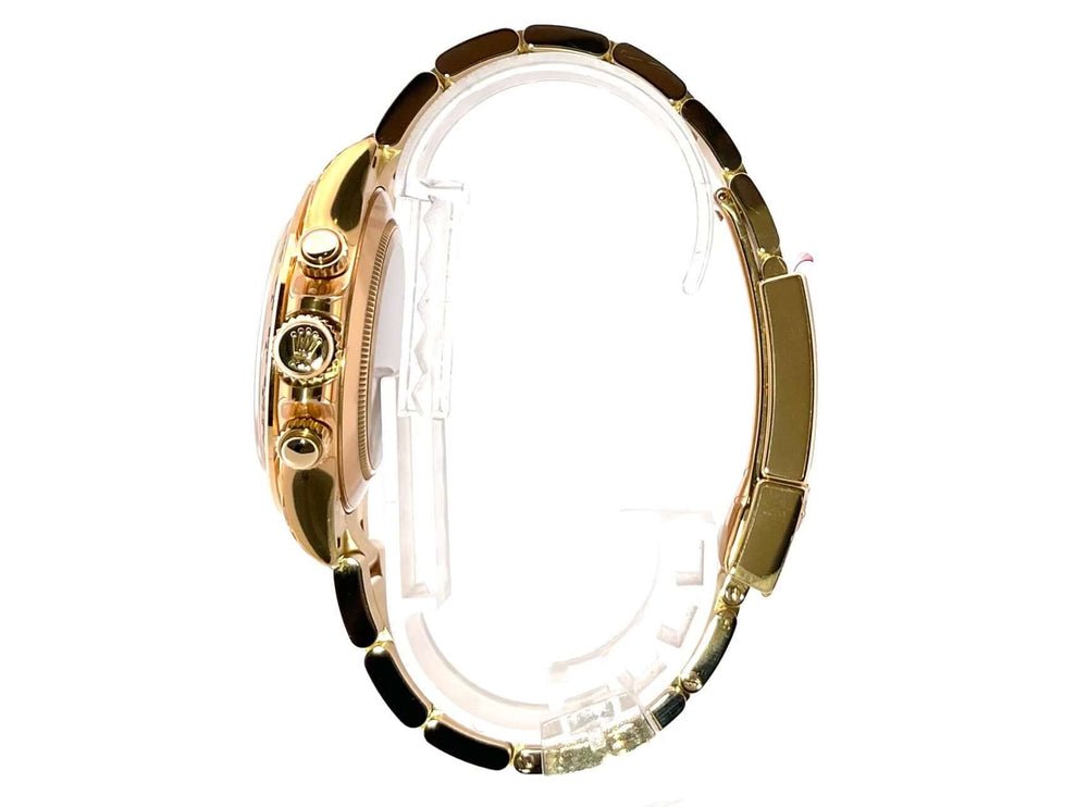 Seiteansicht der Rolex Cosmograph Daytona Gelbgold 116508 Grün mit 18 kt Gelbgoldgehäuse und Armband, grünem Zifferblatt und Tachymeterlünette.