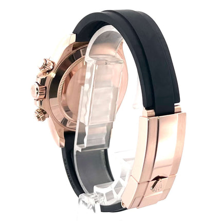 Rolex Daytona 116515LN Everose-Gold Rückseite mit schwarzem Oysterflex-Armband und Faltschließe