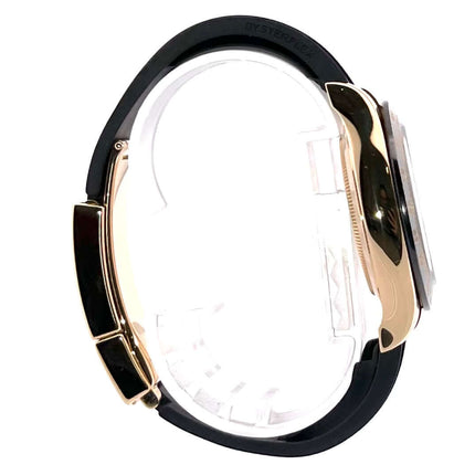 Rolex Daytona 116518LN Seitenansicht, Gehäuse aus 18 kt Gelbgold und schwarzes Oysterflex-Band, 40 mm Durchmesser