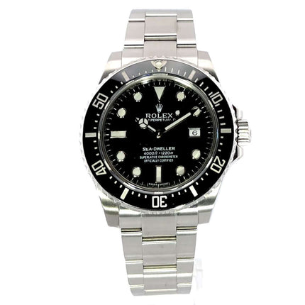 Rolex Sea-Dweller 4000 Ref. 116600 aus 2014 mit poliertem Edelstahlgehäuse, schwarzem Zifferblatt und satiniertem Oyster Edelstahlband.