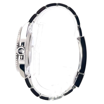 Rolex Submariner Date Ref. 116610LN Edelstahl Seitenansicht, poliertes und satiniertes Edelstahlgehäuse und Armband, schwarzer Keramik-Einsatz