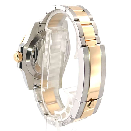 Rückseite der Rolex Submariner Date 116613LB mit Edelstahl und 18 Karat Gelbgold Armband.