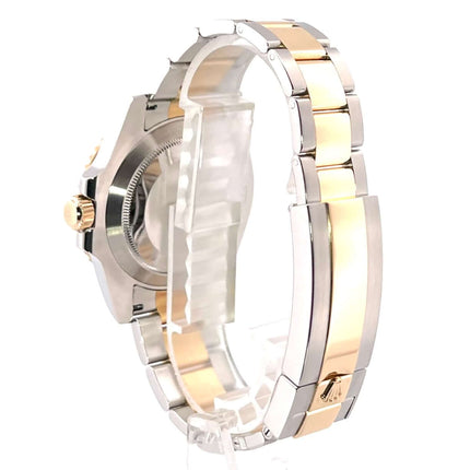 Rückansicht Rolex Submariner Date 116613LN Armband aus Edelstahl und 18 Karat Gelbgold, poliert und satiniert, von 2011.