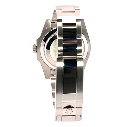 Rückansicht der Rolex Submariner Date Weißgold 116619LB aus 2019 mit poliertem und satiniertem 18 kt Weißgoldgehäuse und Oyster Armband.