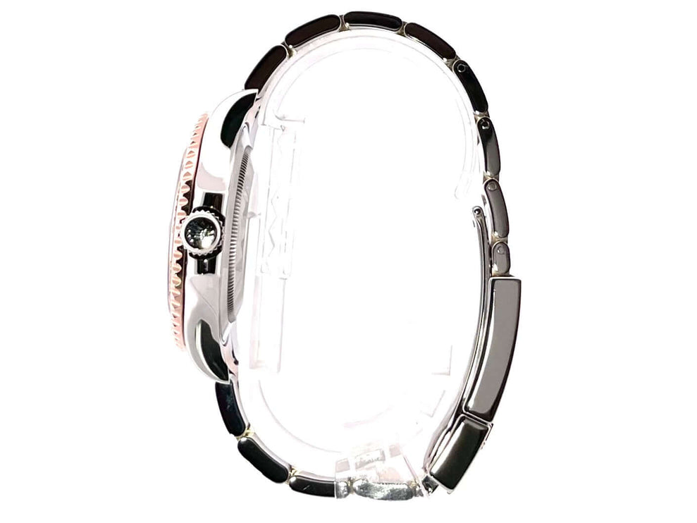 Seitenansicht der Rolex Yacht-Master 40 Edelstahl Everose-Gold, Modell 116621 mit braunem Zifferblatt und Oyster-Armband