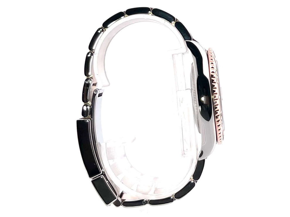 Seitliche Ansicht der Rolex Yacht-Master 40 Edelstahl Everose-Gold Ref. 116621 Choco Armband und Gehäuse.