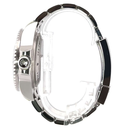 Seitenansicht der Rolex Sea-Dweller Deepsea 116660 aus poliertem und satiniertem Edelstahl mit schwarzer Keramiklünette und Oyster-Armband.