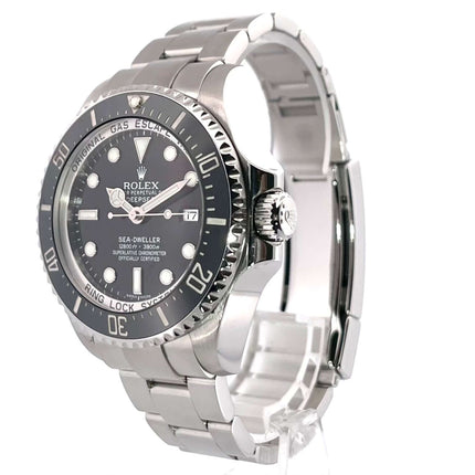 Rolex Sea-Dweller Deepsea 116660 aus Edelstahl mit schwarzem Zifferblatt, poliertem Gehäuse und satiniertem Oyster Armband.