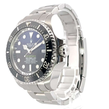 Rolex Sea-Dweller Deepsea 116660 D-Blue aus Edelstahl mit Oyster Armband, blaues/schwarzes Zifferblatt und schwarzer Keramik Lünette.