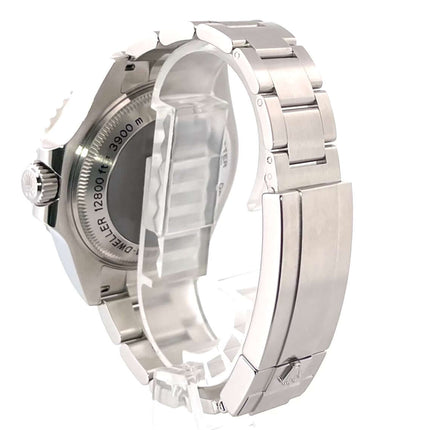 Rückseite der Rolex Sea-Dweller Deepsea 116660 D-Blue mit Edelstahlgehäuse und Heliumventil, Oyster-Armband in satiniertem Finish