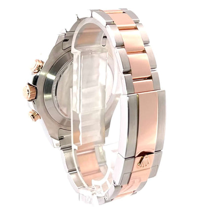 Rückseite Rolex Yacht-Master II 116681 in Edelstahl und Everose-Gold mit poliertem Oyster Armband und Faltschließe.